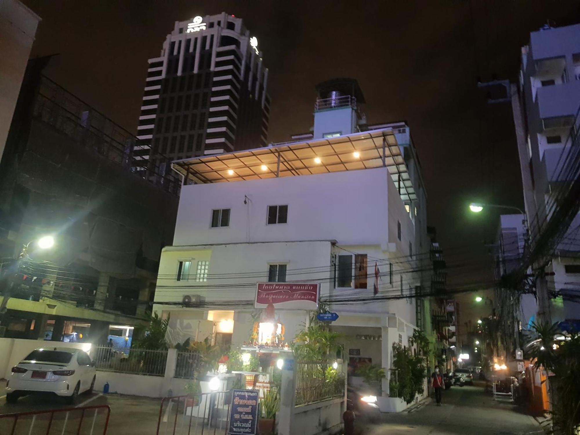 Btl Sunny Hotel Bangkok Exterior photo